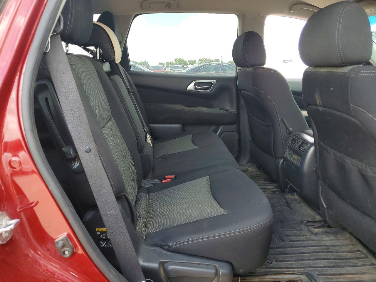 Nissan Pathfinder Sv