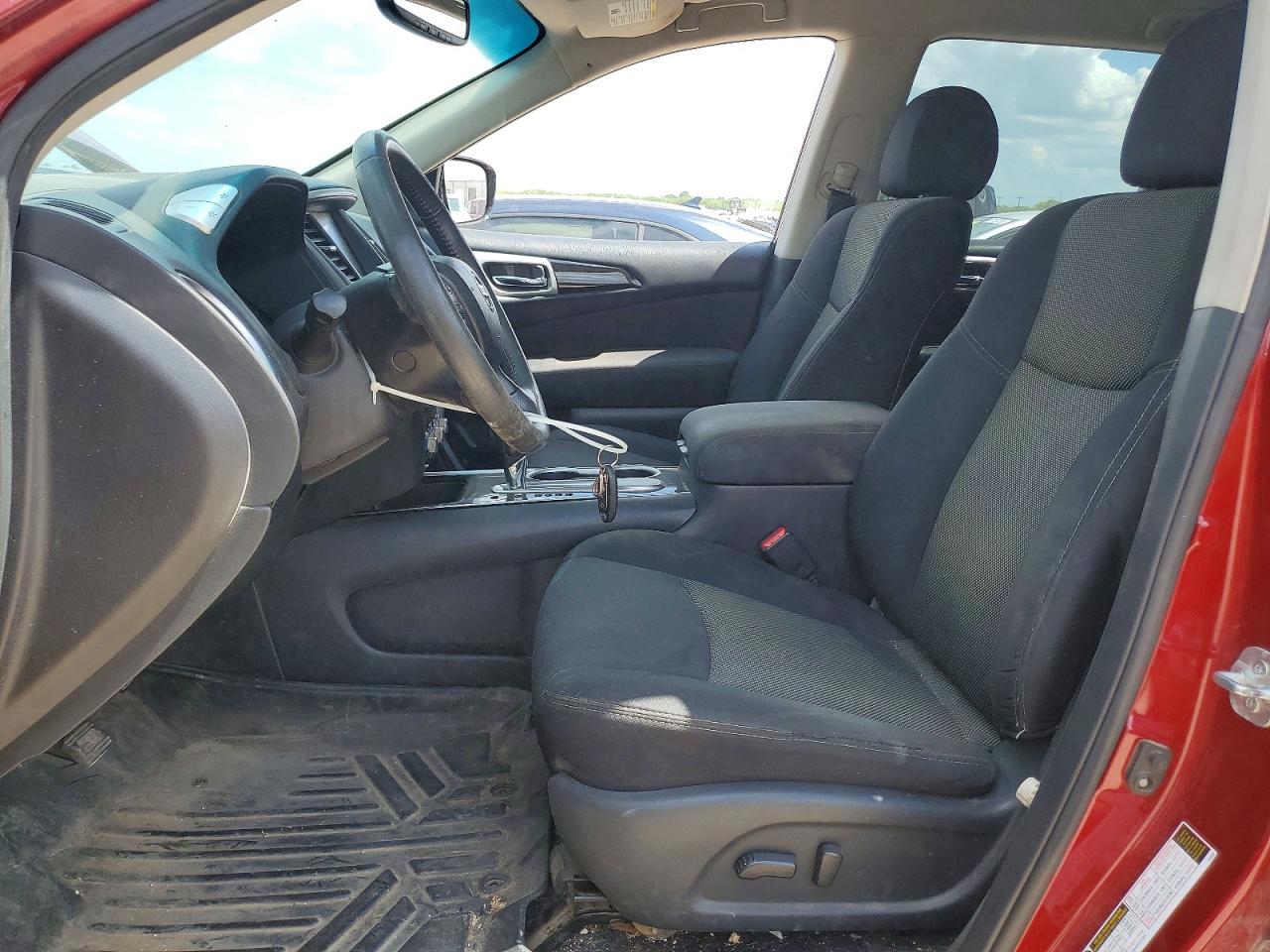 Nissan Pathfinder Sv