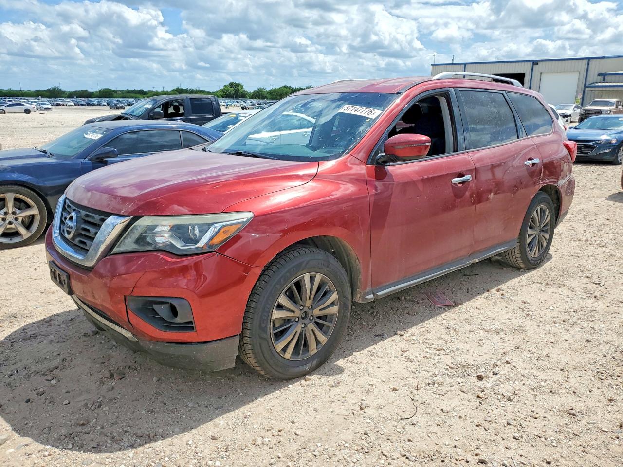 Salvage Nissan Pathfinder Image