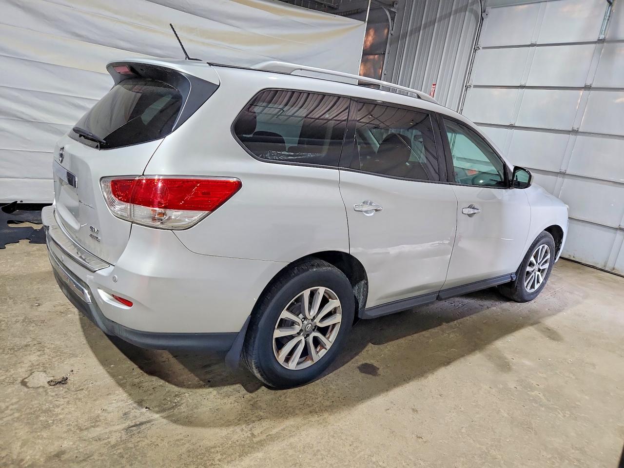 Nissan Pathfinder Sv