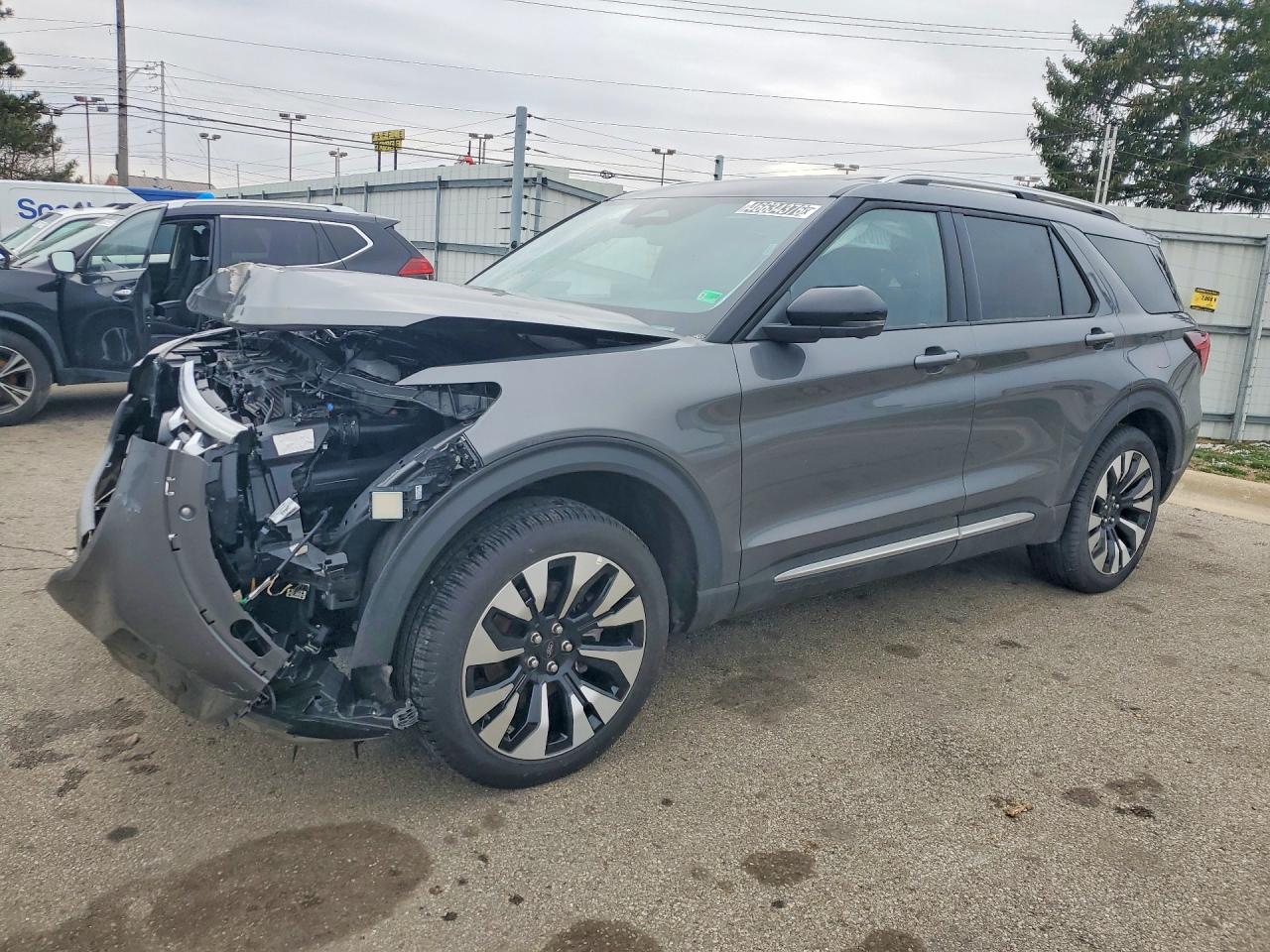 Salvage Ford Explorer Image