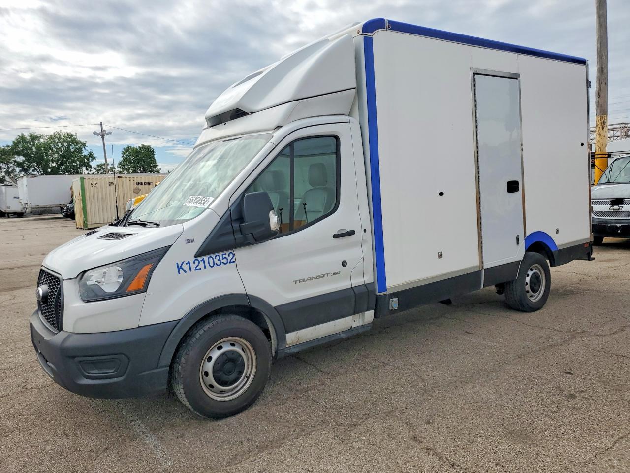 Salvage Ford Transit Image