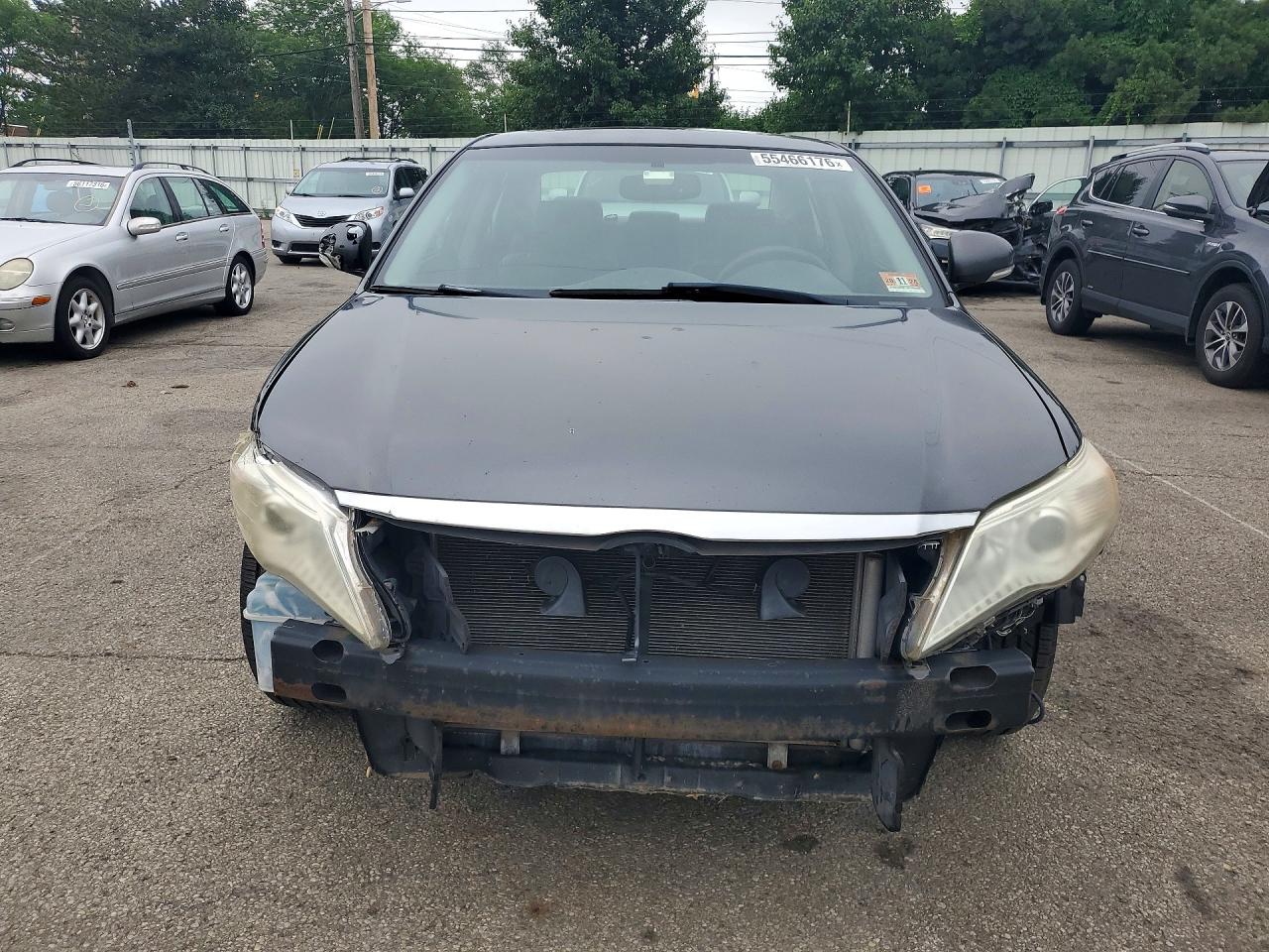 Toyota Avalon Base