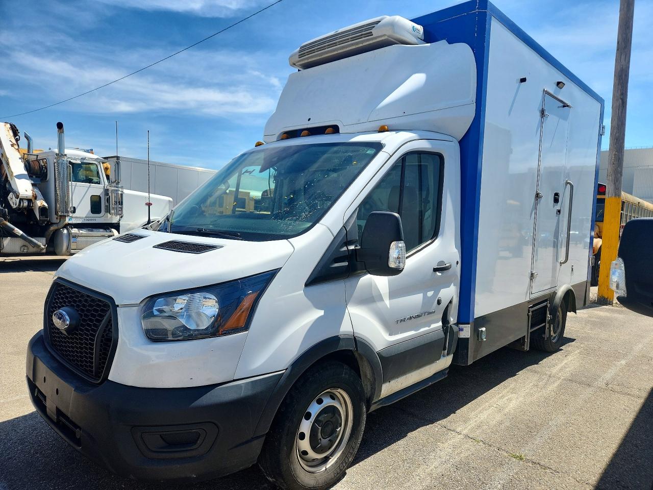 Salvage Ford Transit Image