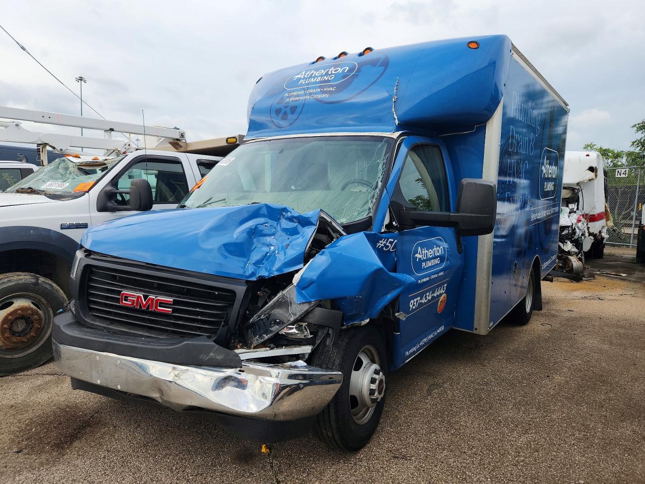Salvage GMC Savana Image