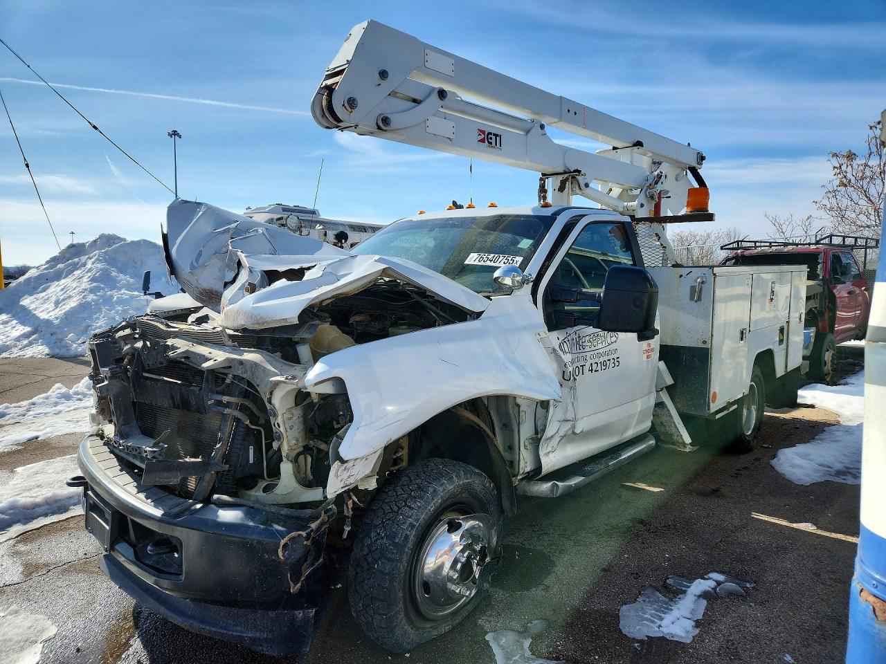 Salvage Ford F-350 Image