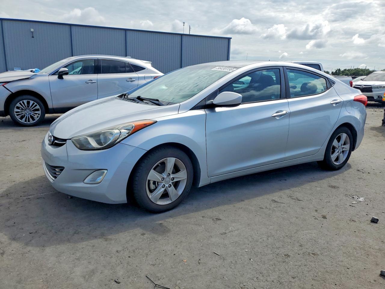 Salvage Hyundai ELANTRA Image