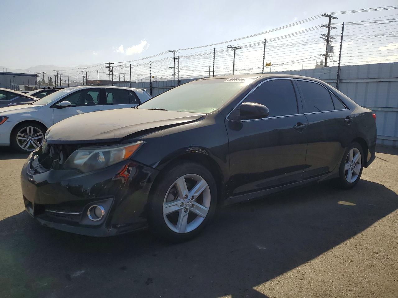 Salvage Toyota Camry Image