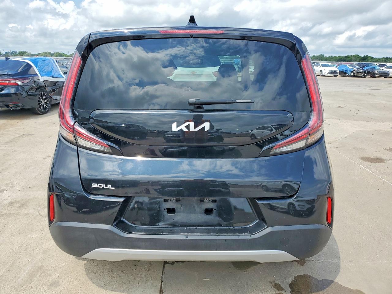 Kia Soul Lx