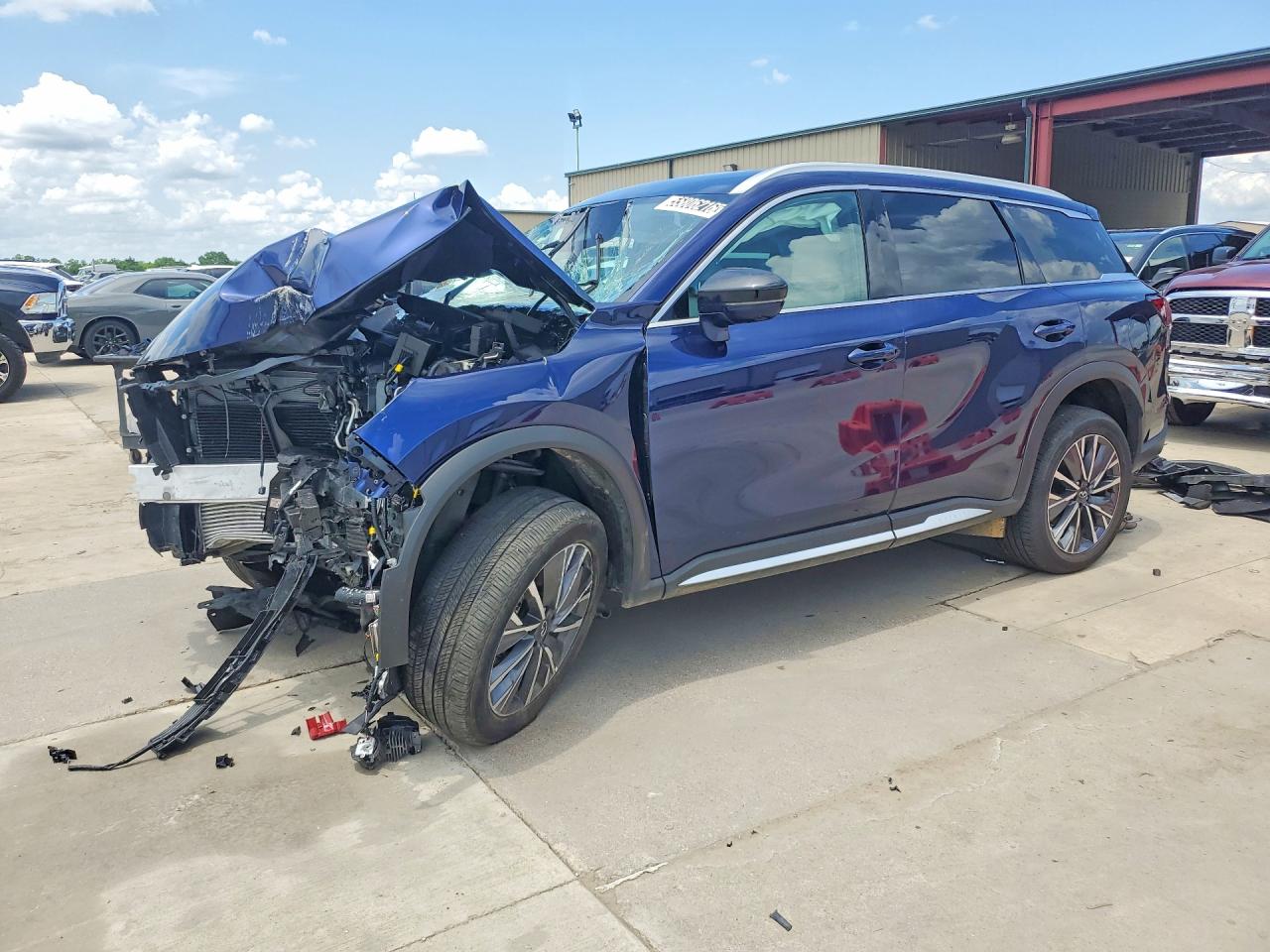 Salvage INFINITI Qx Image