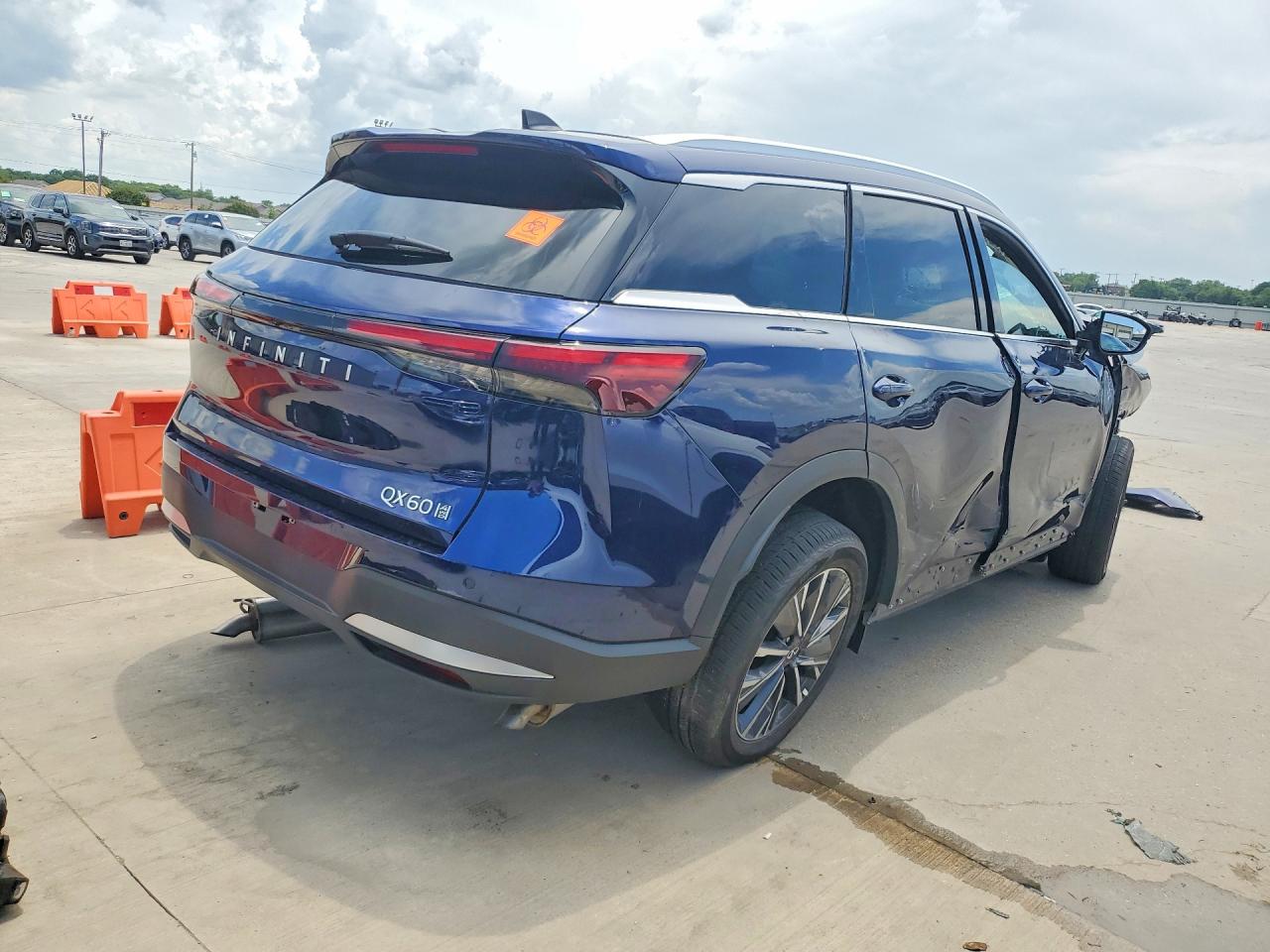 INFINITI Qx Luxe
