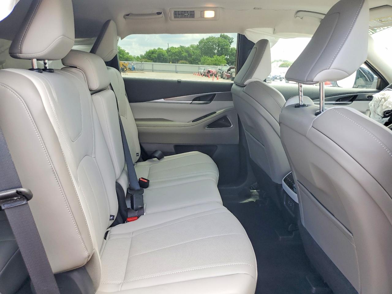 INFINITI Qx Luxe