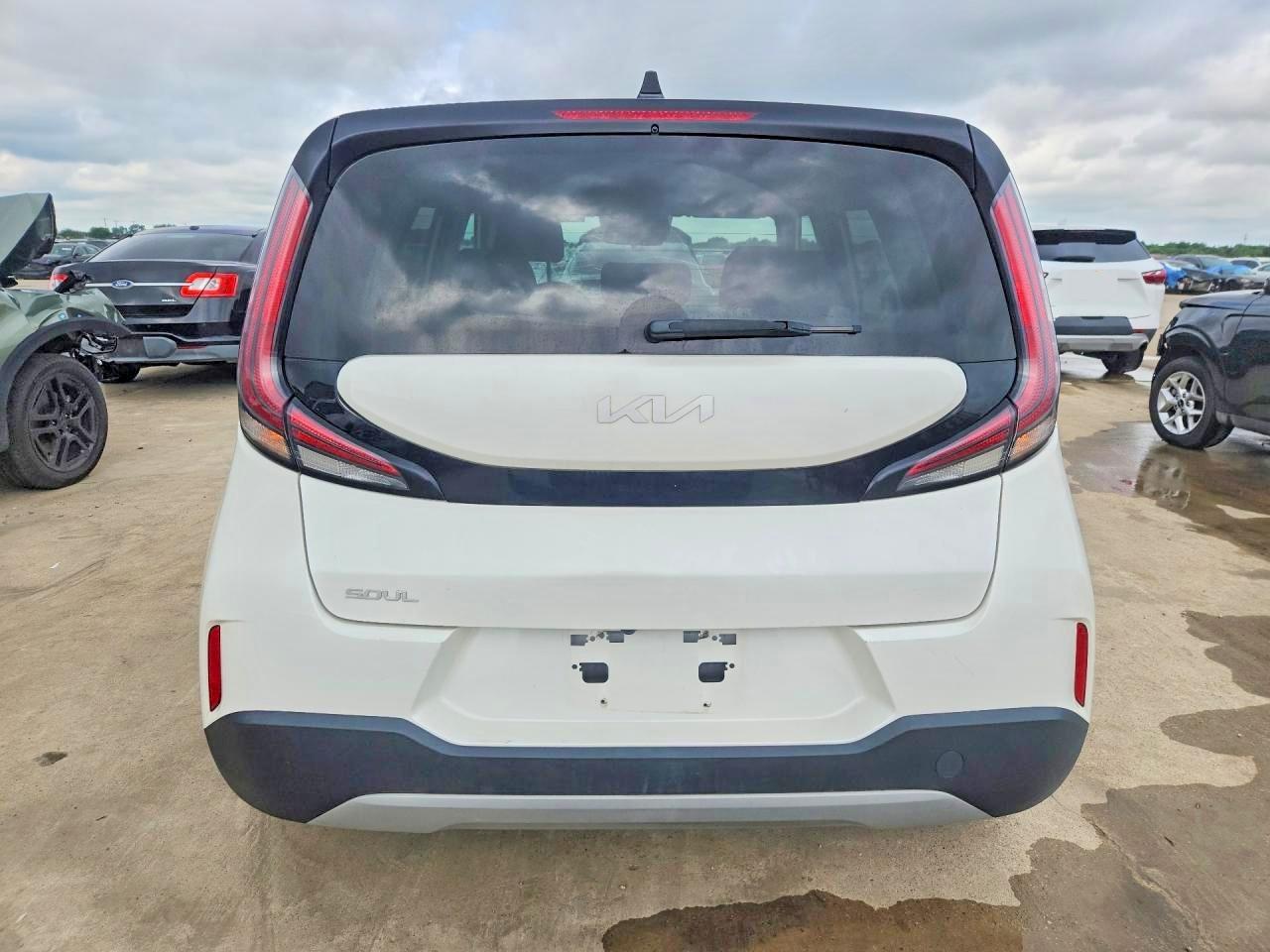 Kia Soul Lx