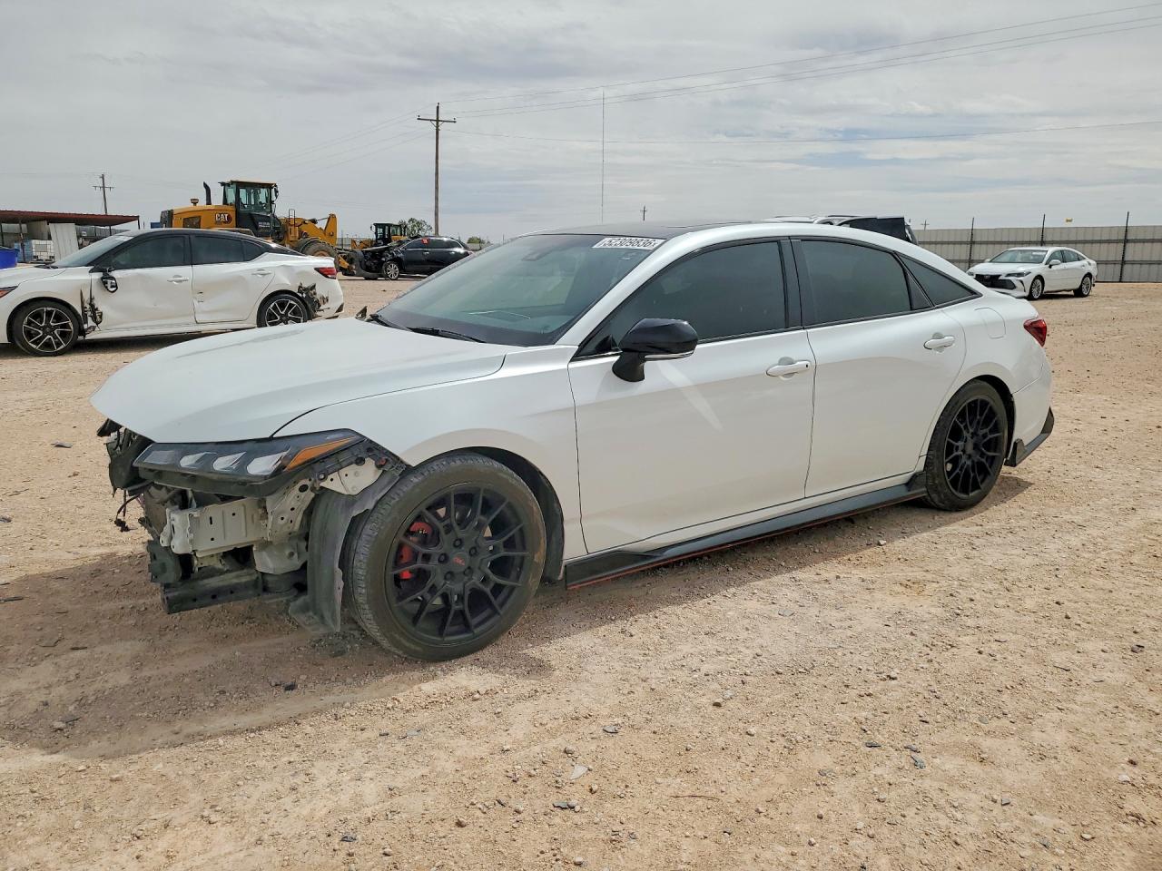 Salvage Toyota Avalon Image