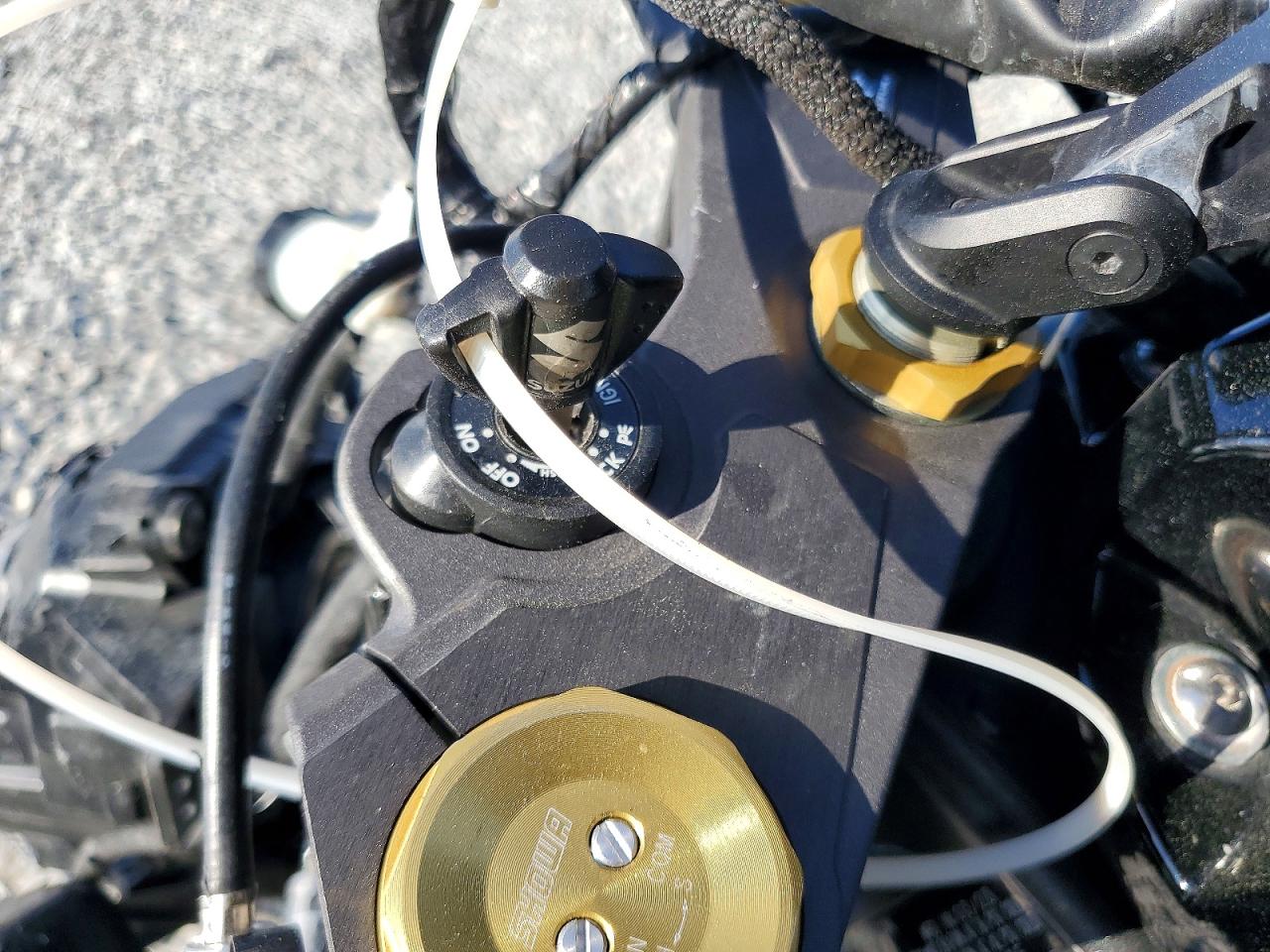 Suzuki Gsxs1000