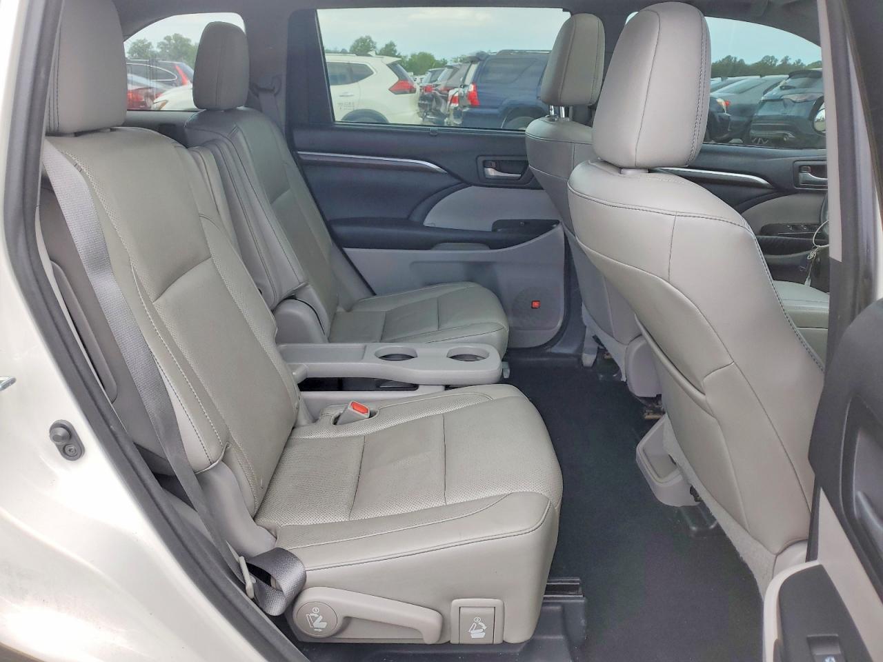 Toyota Highlander Limited Platinum