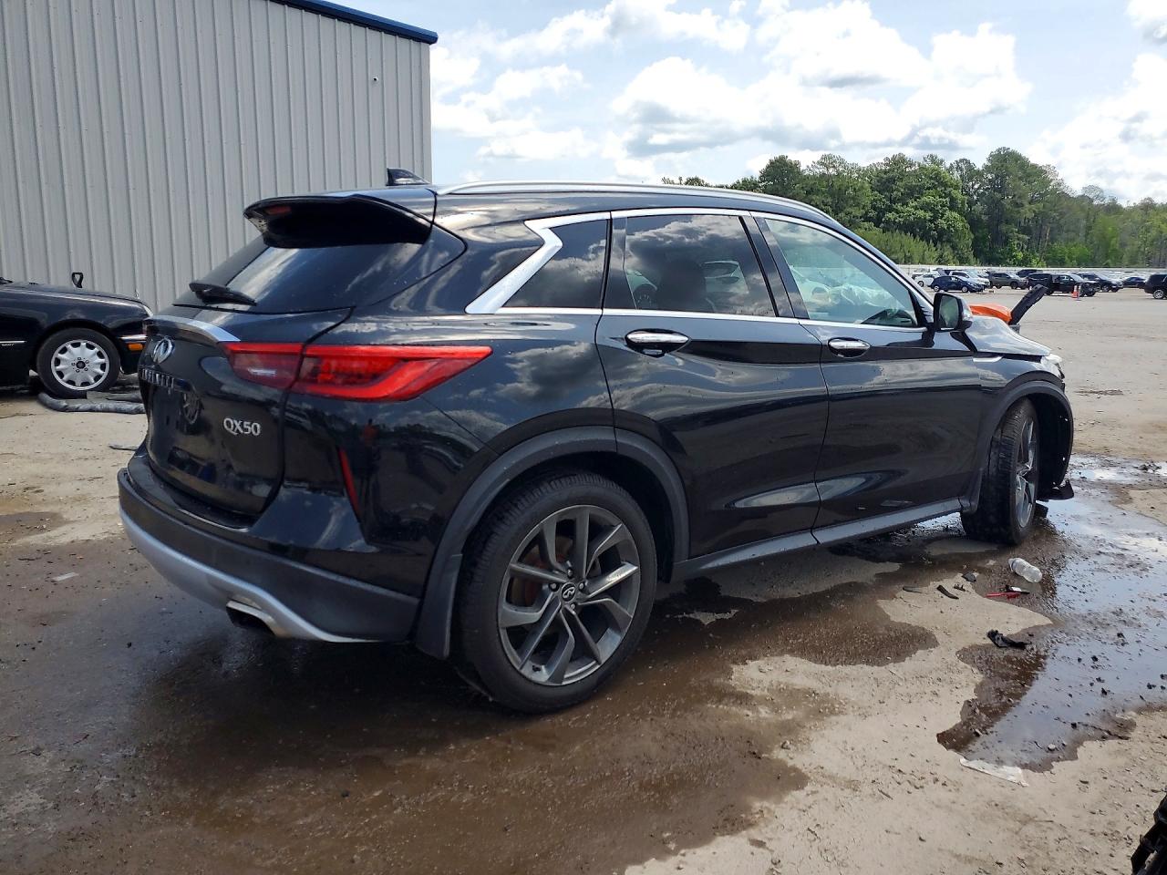 INFINITI Qx Essential