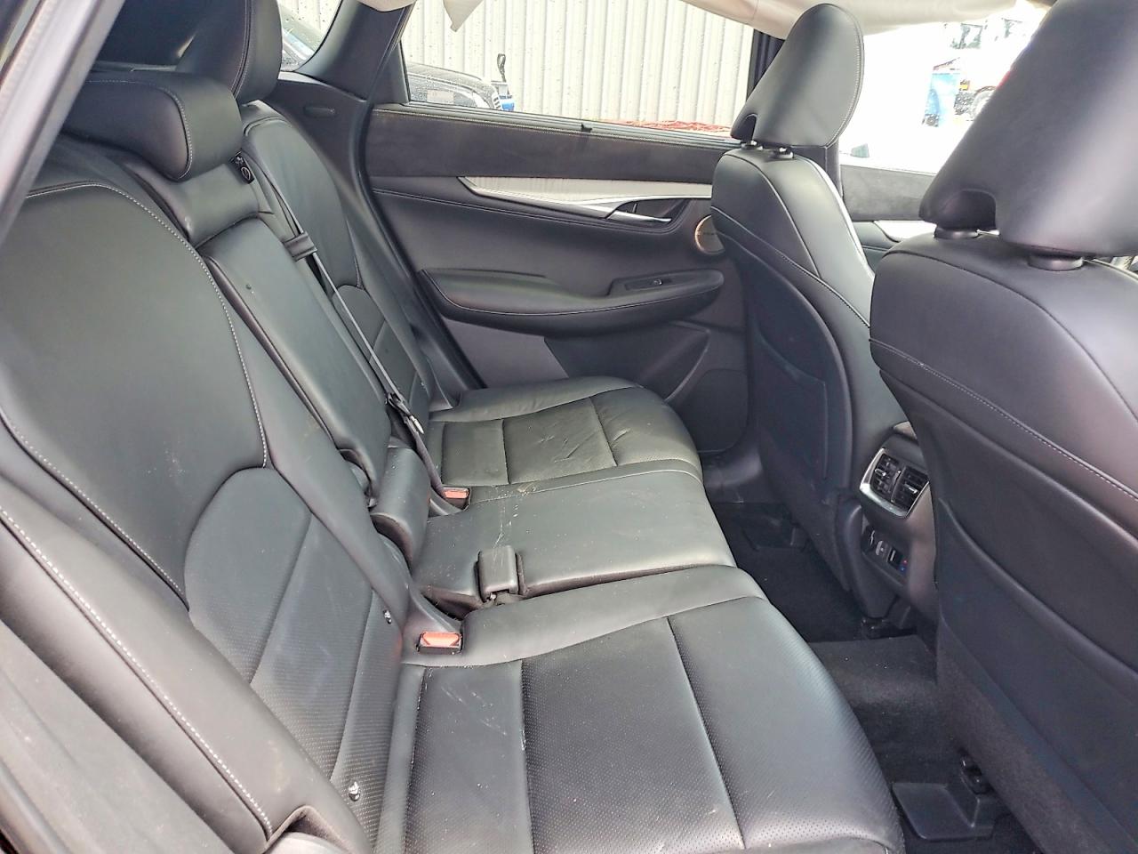 INFINITI Qx Essential