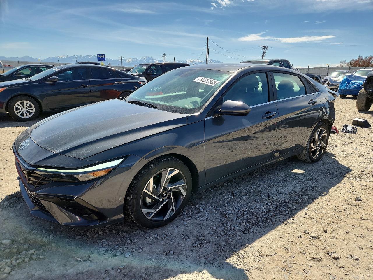 Salvage Hyundai ELANTRA Image