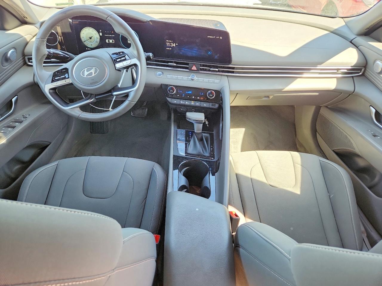 Hyundai ELANTRA Sel