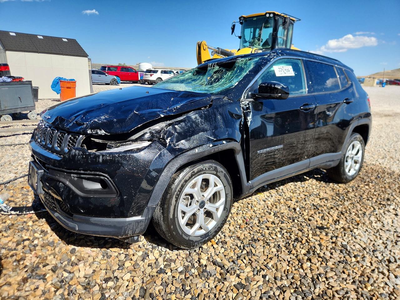Salvage Jeep Compass Image