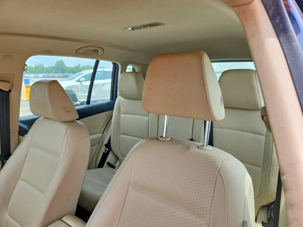 Volkswagen Tiguan S