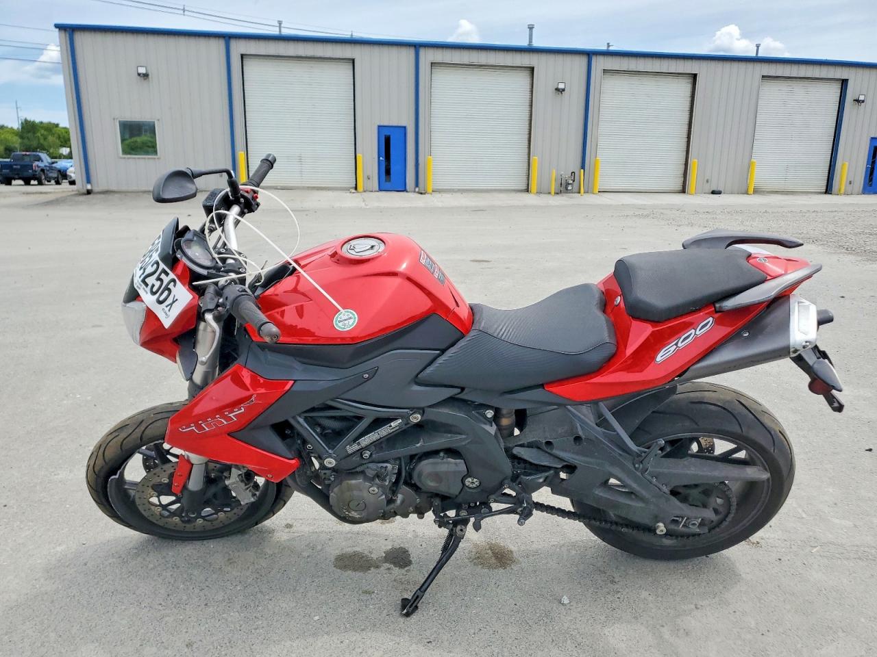 Benelli Tnt600