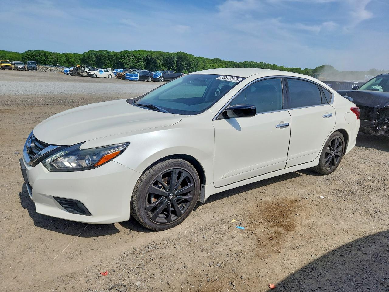 Salvage Nissan Altima Image