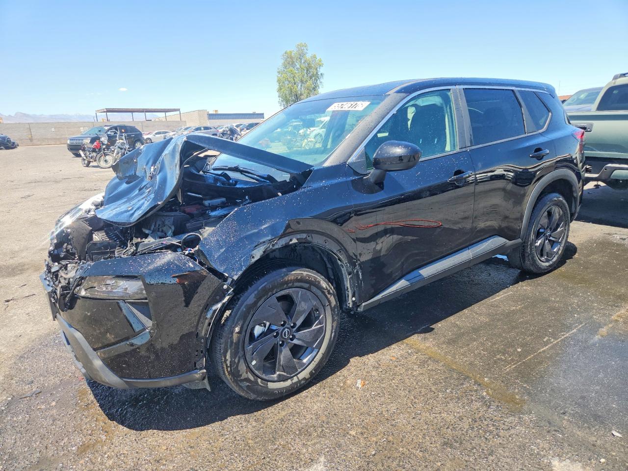 Salvage Nissan Rogue Image