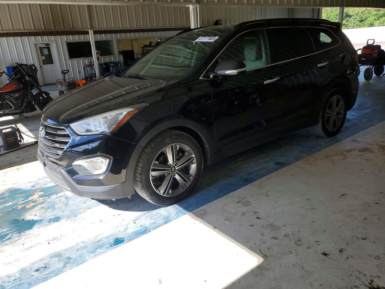 Salvage Hyundai SANTA FE Image