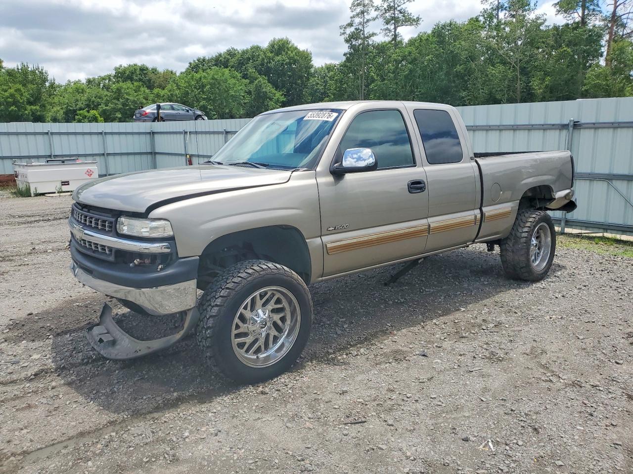 Salvage Chevrolet Silverado Image