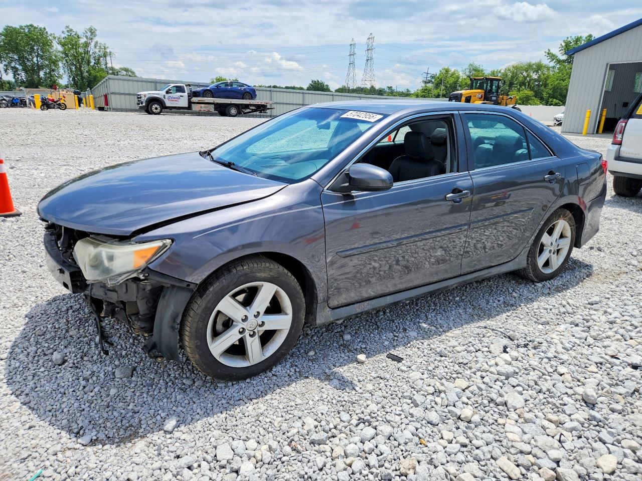 Salvage Toyota Camry Image
