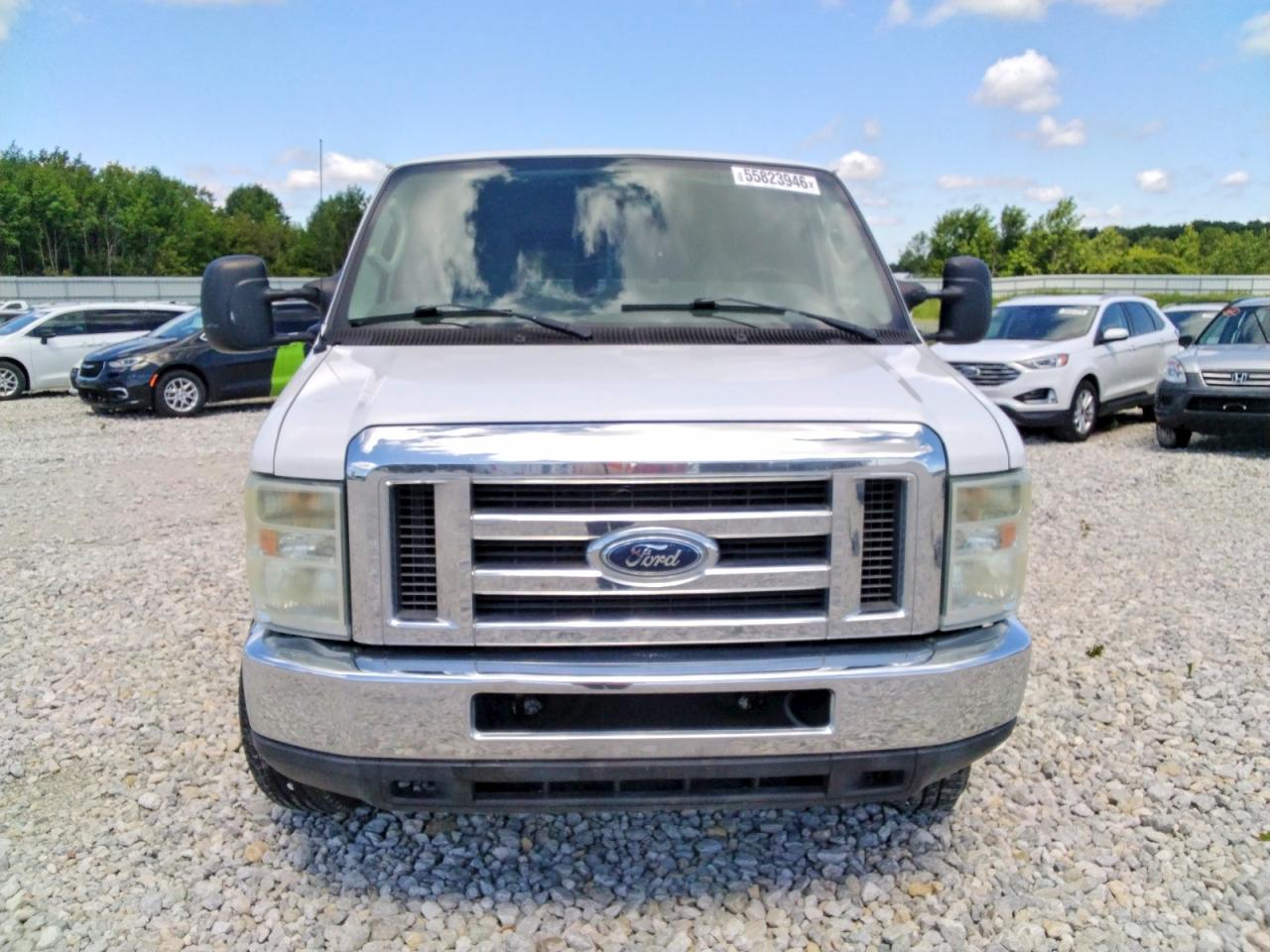 Ford Econoline E350 Super Duty Wagon