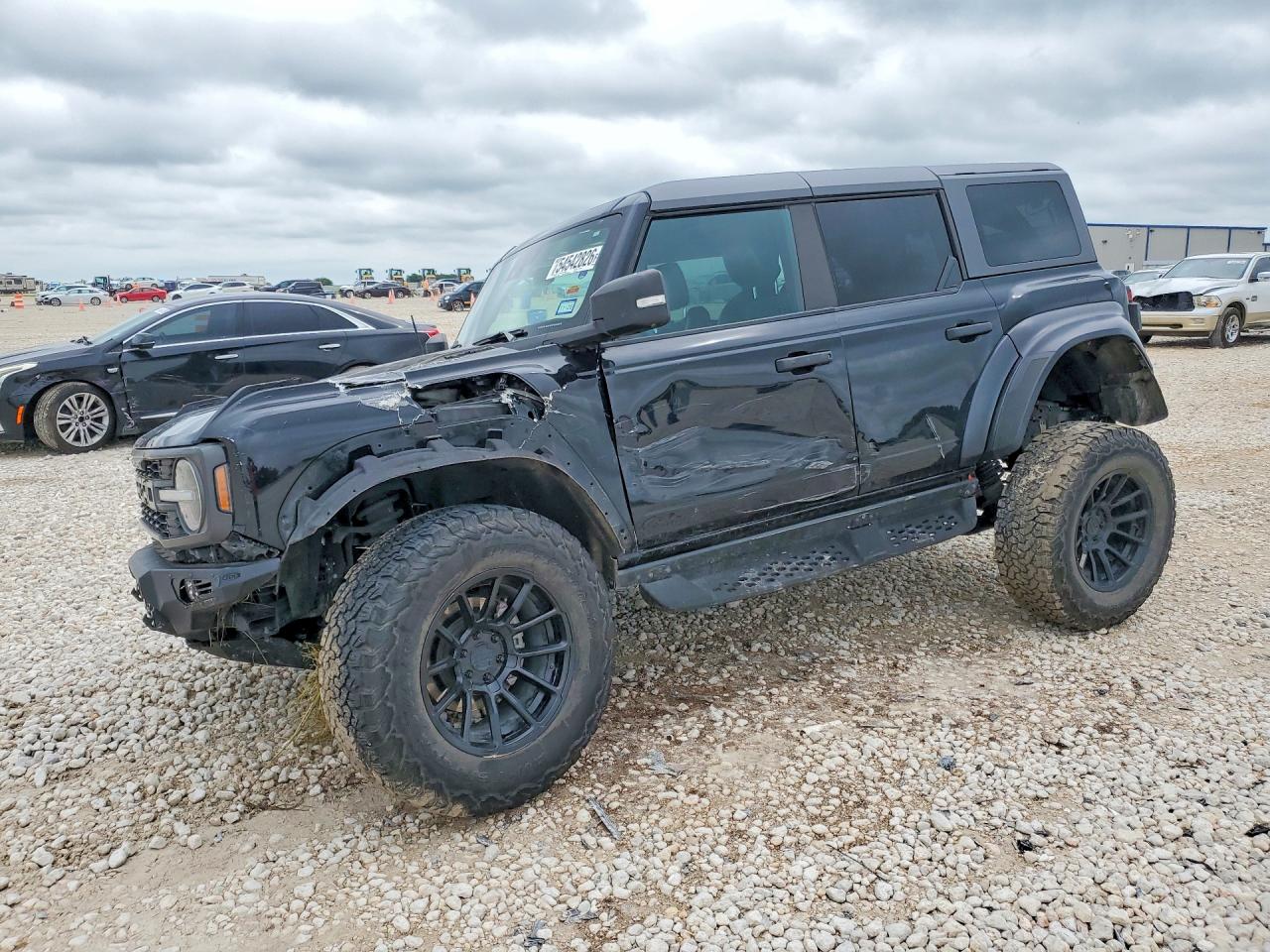 Salvage Ford Bronco Image