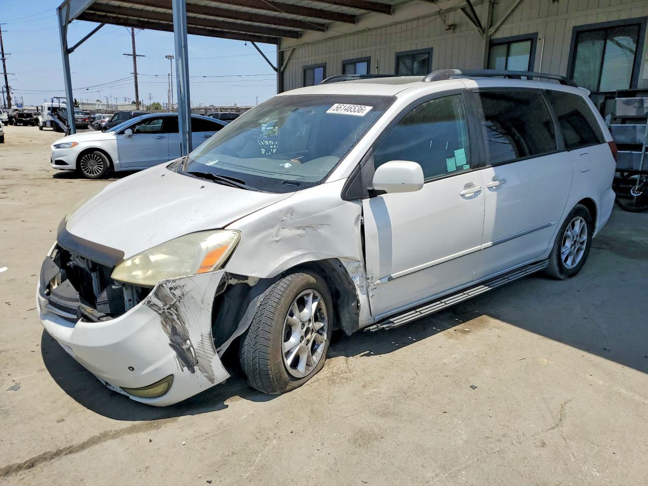 Salvage Toyota Sienna Image