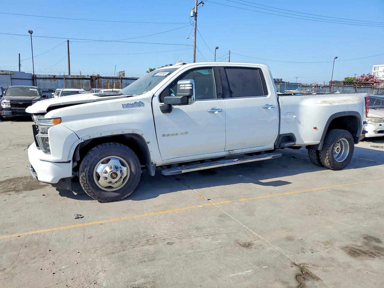 Salvage Chevrolet Silverado Image