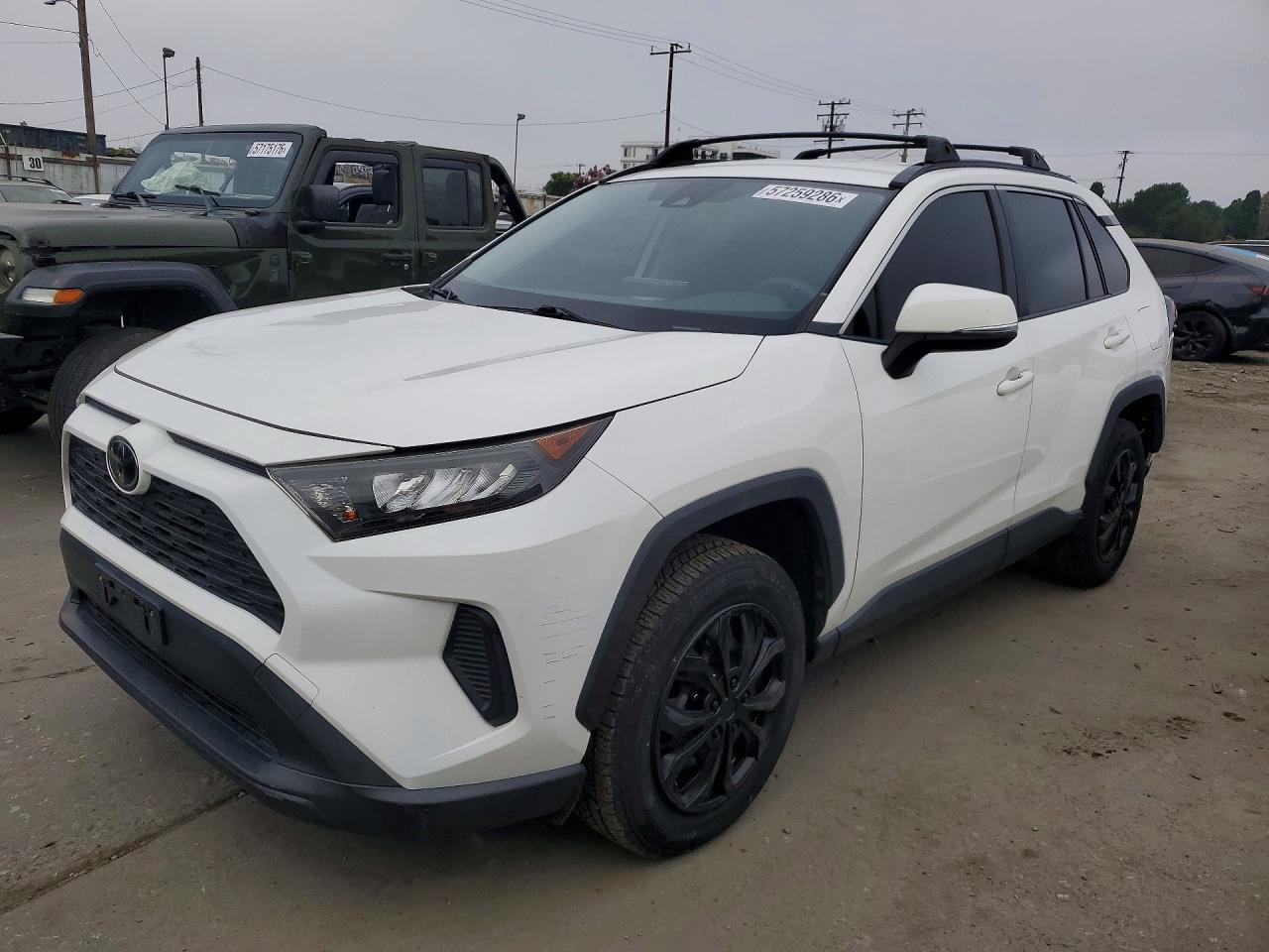 Salvage Toyota RAV4 Image