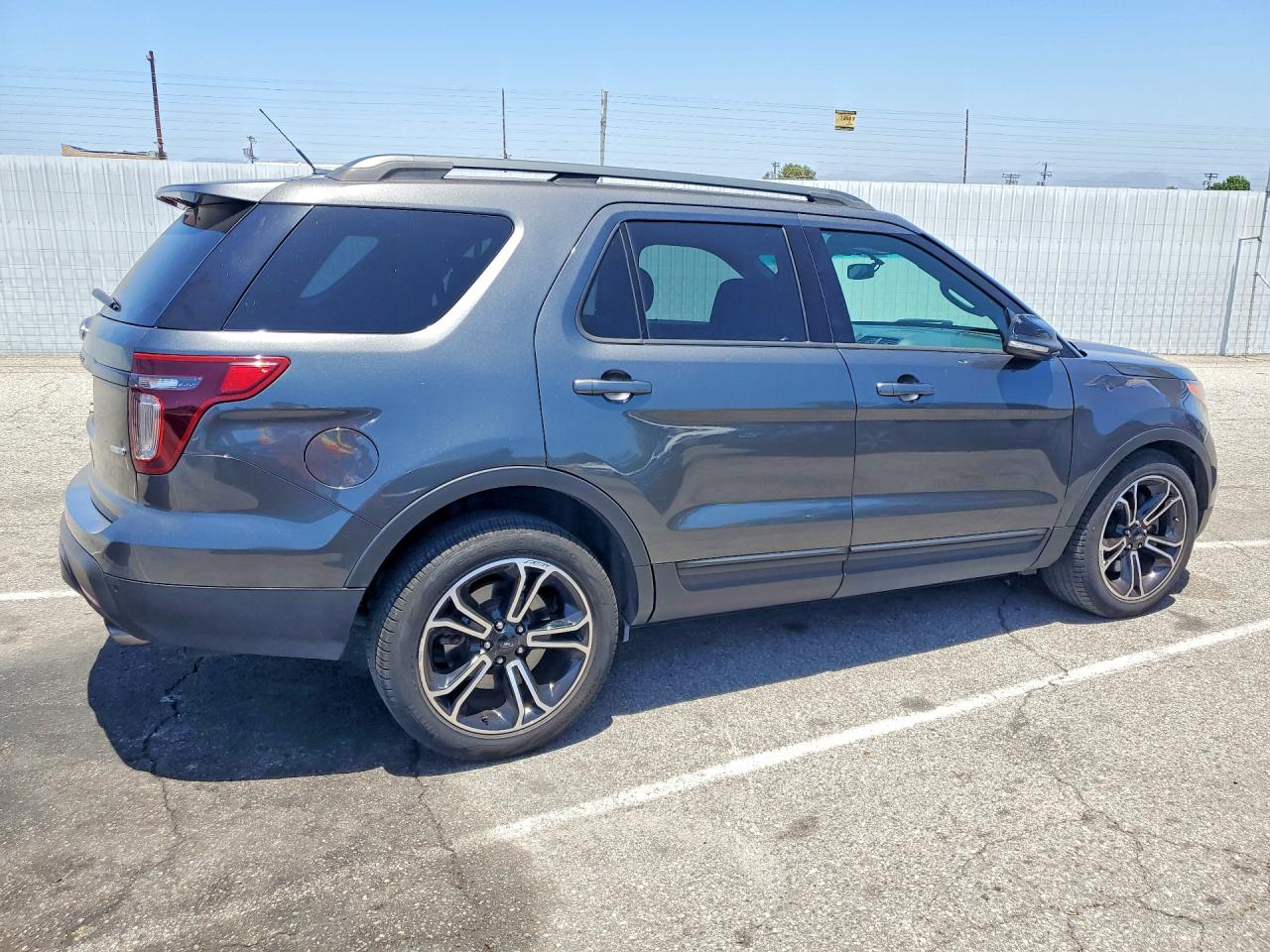 Ford Explorer Sport