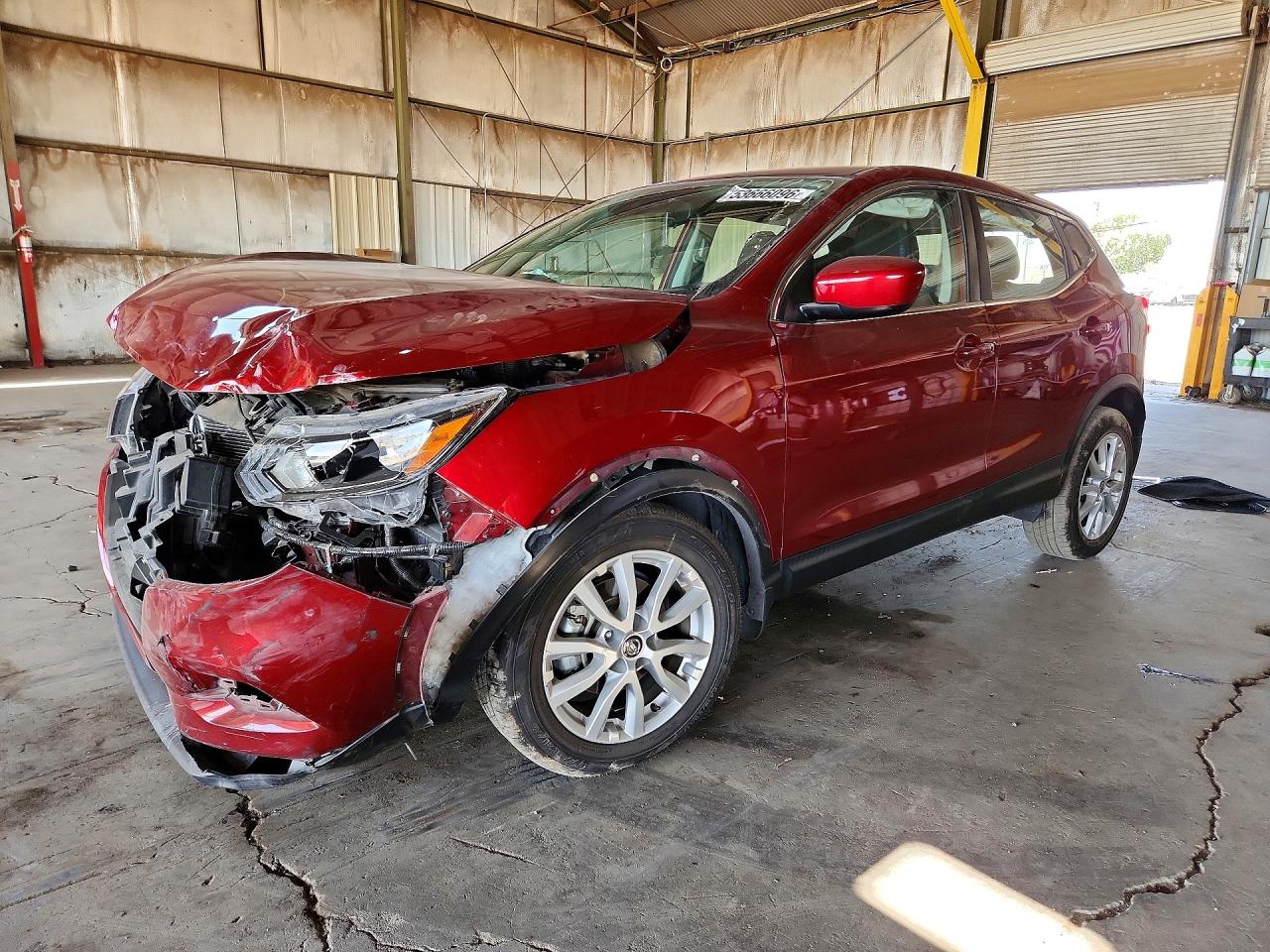 Salvage Nissan Rogue Image