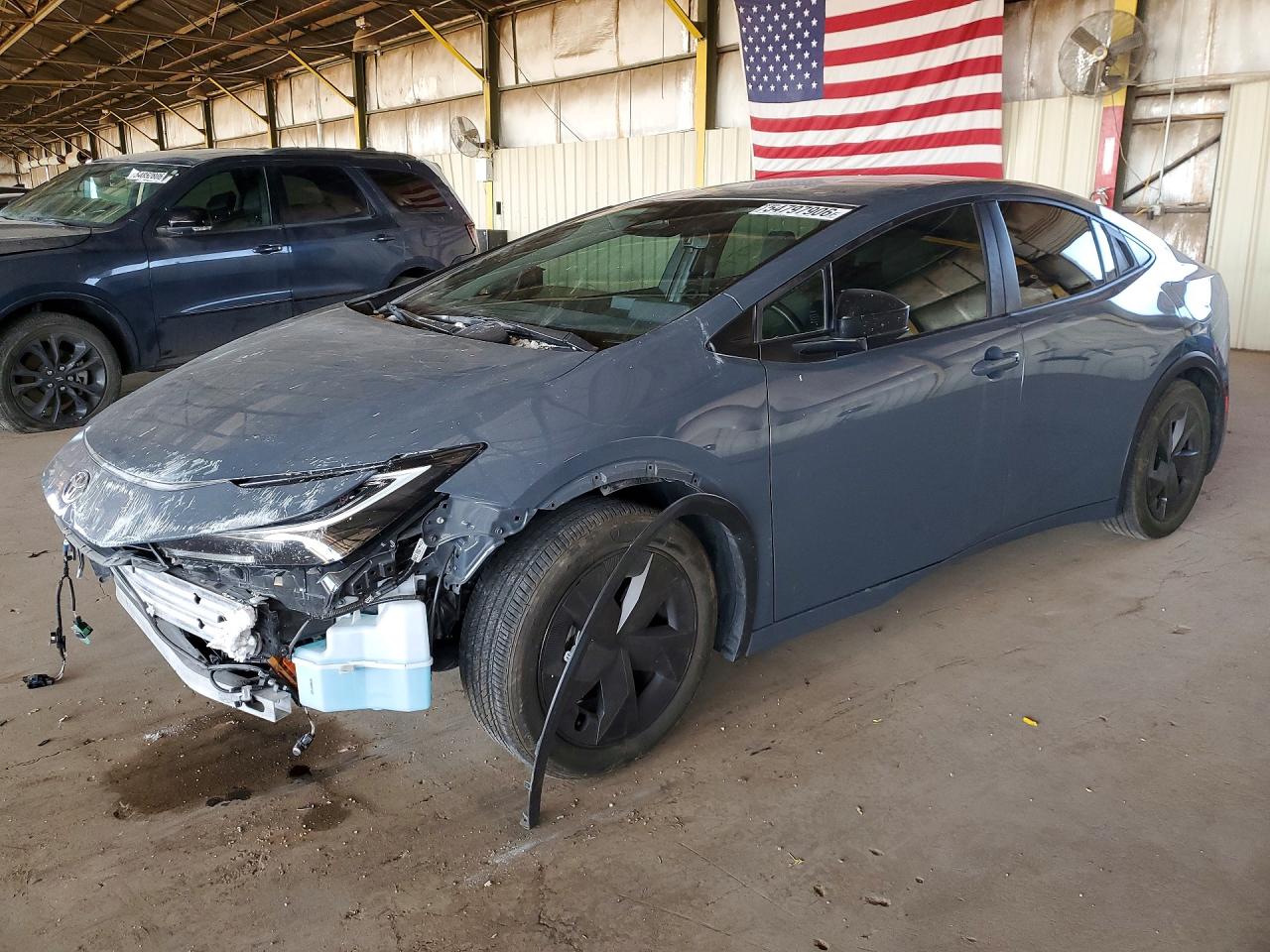 Salvage Toyota Prius Image