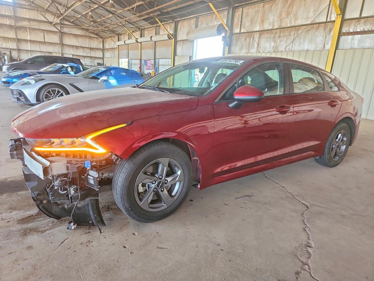 Salvage Kia K5 Image