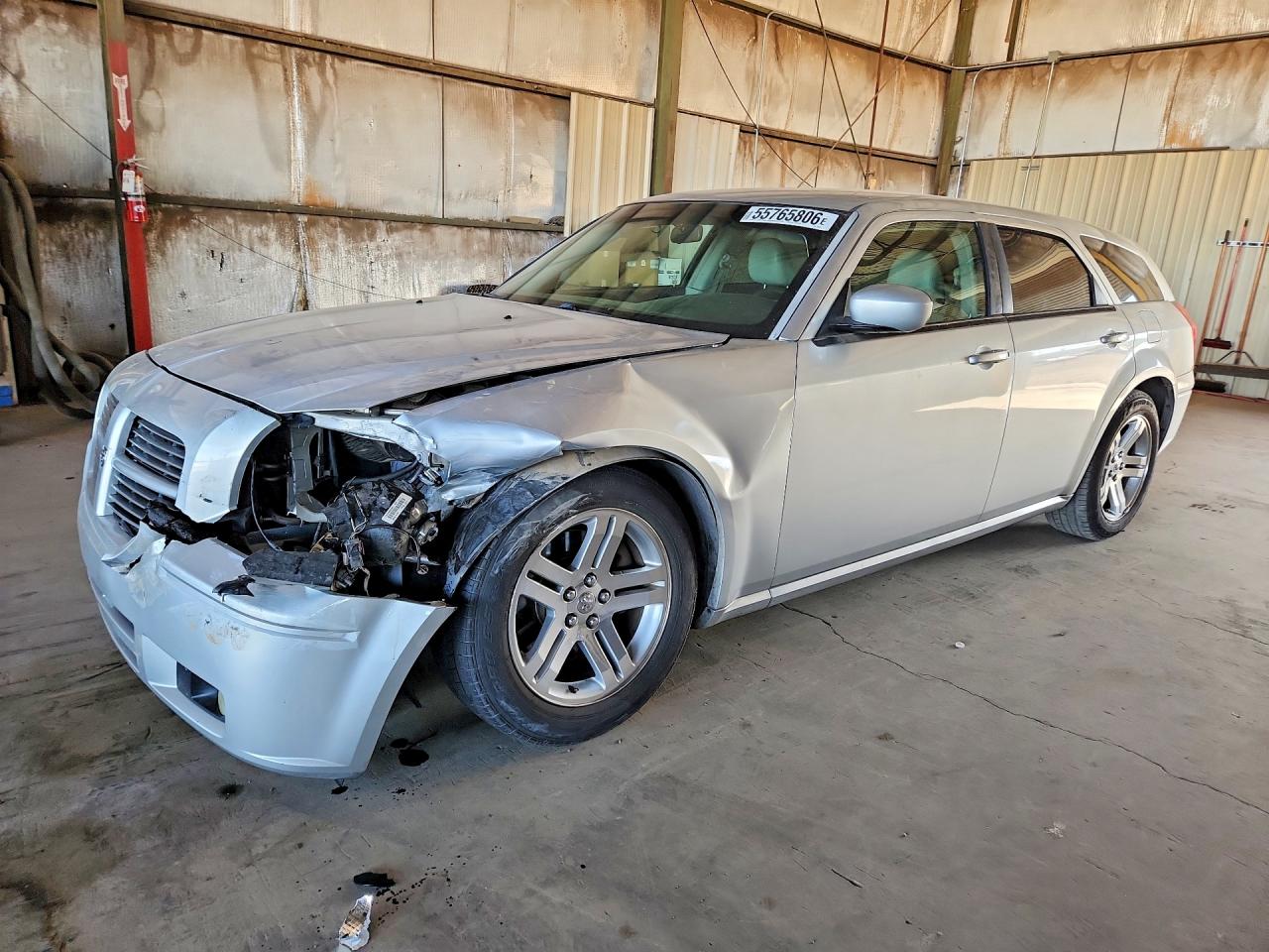 Salvage Dodge Magnum Image