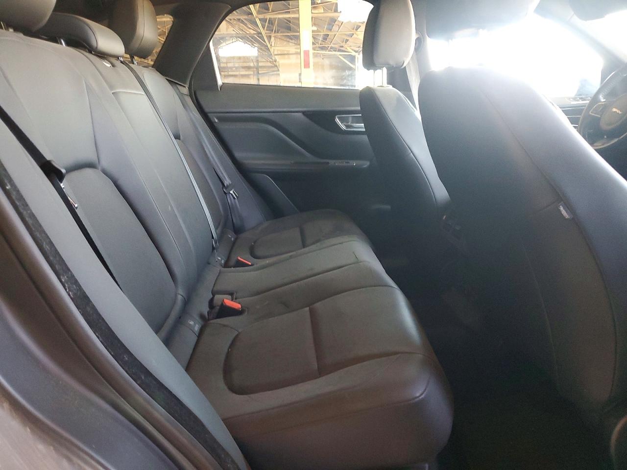 Jaguar F-PACE Premium