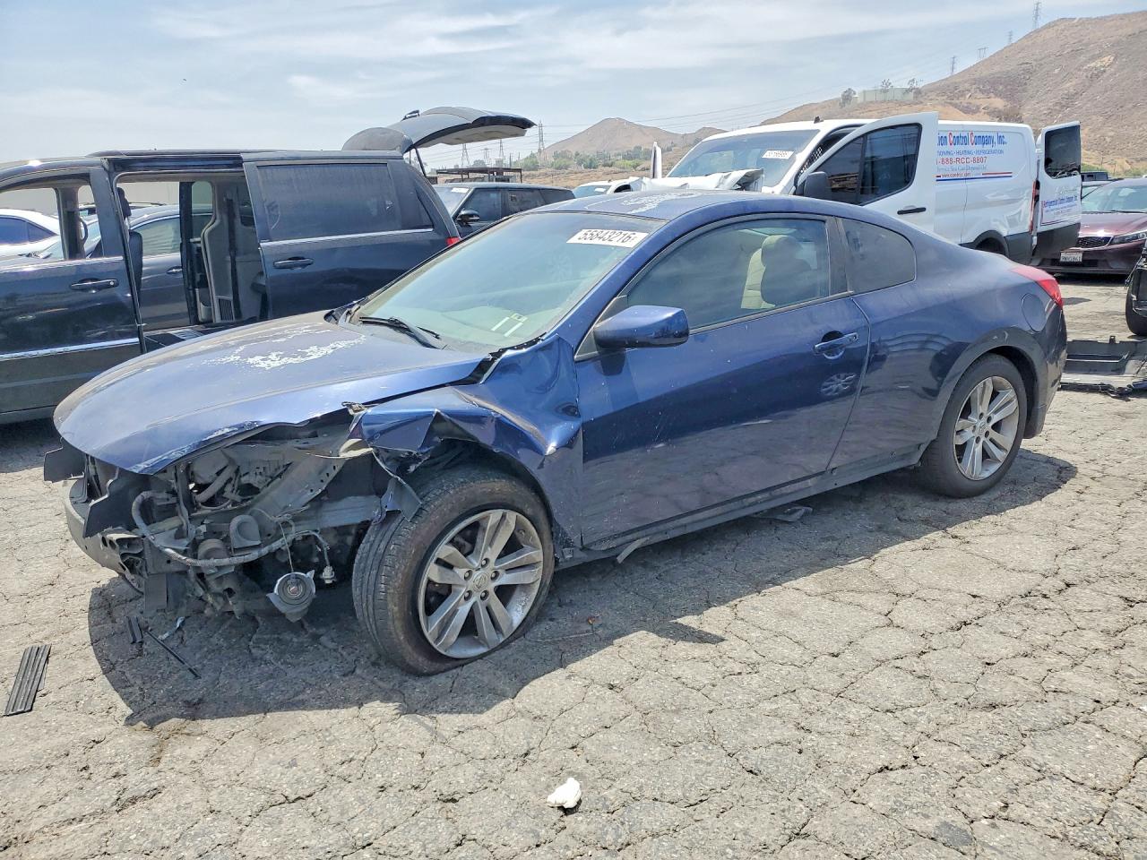 Salvage Nissan Altima Image