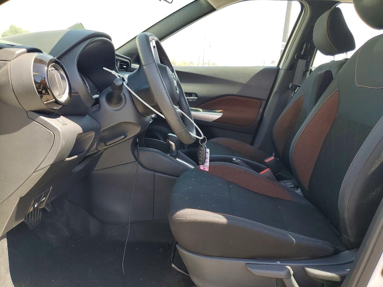 Nissan Kicks Sr