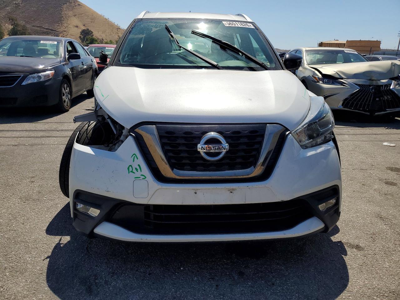 Nissan Kicks Sr