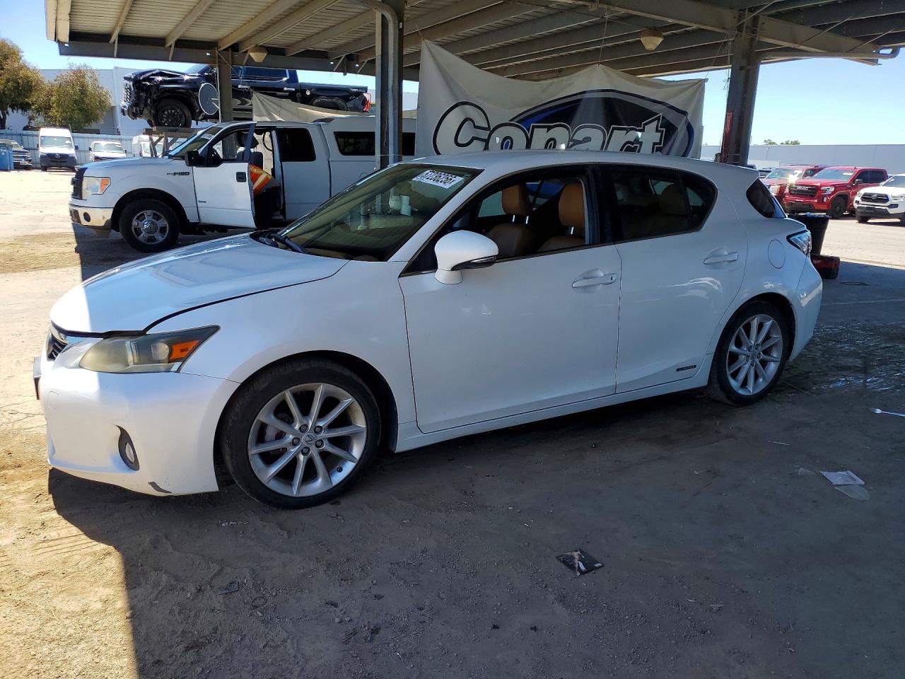 Salvage Lexus Ct Image