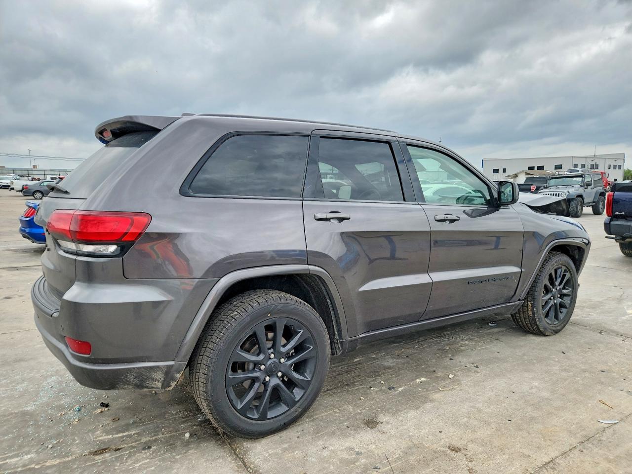 Jeep Grand Cherokee Laredo