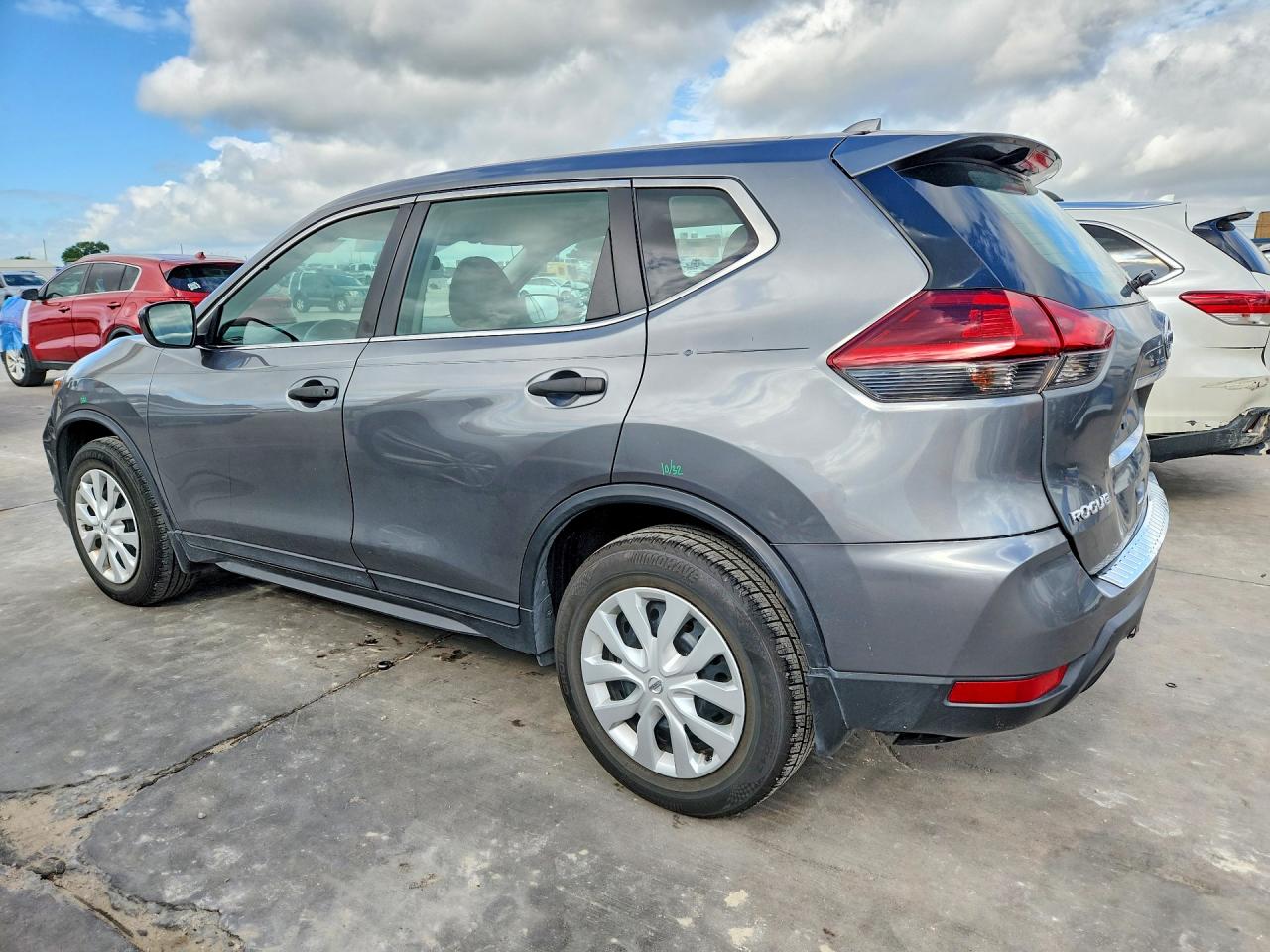 Nissan Rogue S