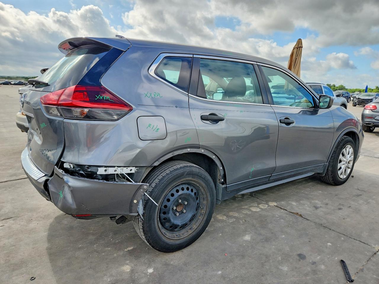 Nissan Rogue S